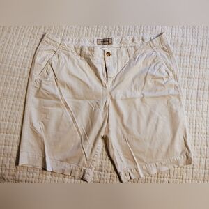 Women's Old Navy White Perfect Bermudas